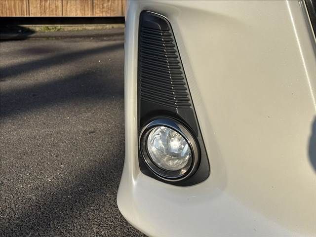 TOYOTA NOAH 4WD 2017