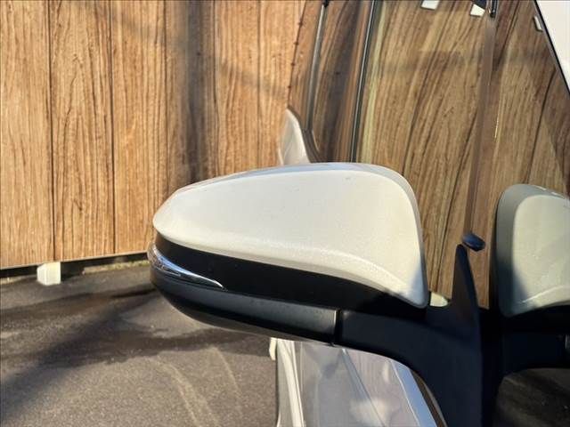 TOYOTA NOAH 4WD 2017