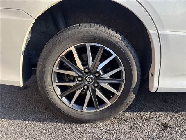 TOYOTA NOAH 4WD 2017