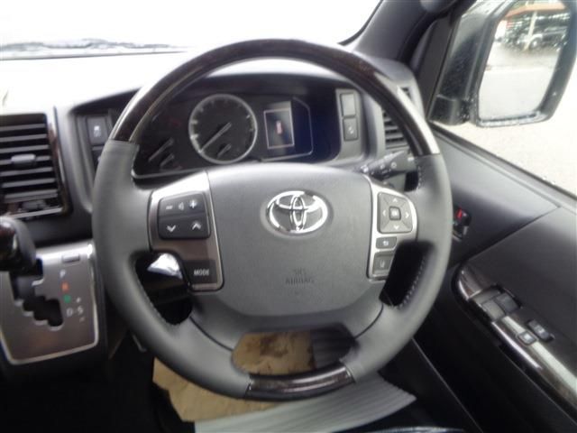 TOYOTA HIACE van 2WD 2025