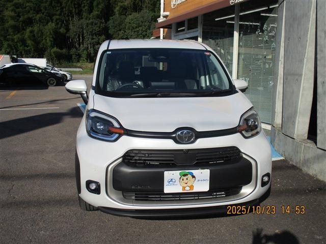 TOYOTA SIENTA HYBRID 2025