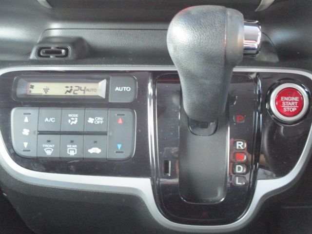 HONDA N BOX CUSTOM 2015