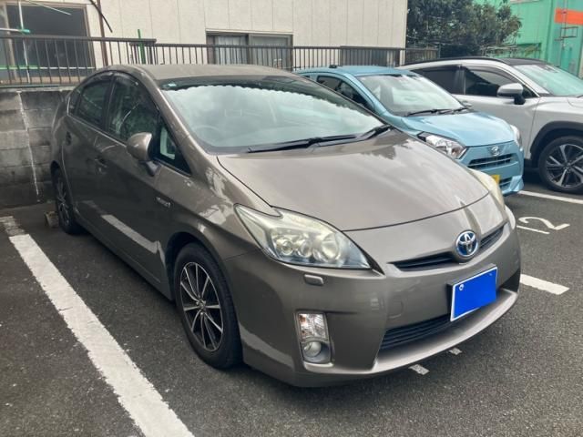 TOYOTA PRIUS 2011