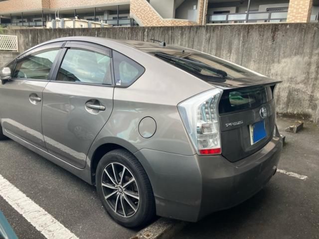 TOYOTA PRIUS 2011