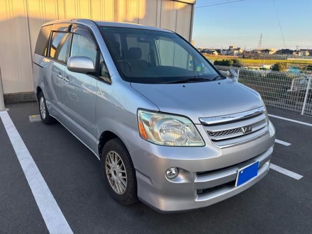 TOYOTA NOAH 2007