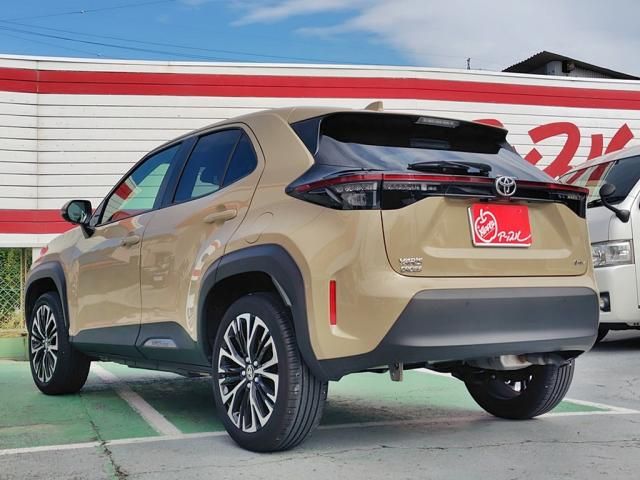 TOYOTA YARIS CROSS HYBRID 2025