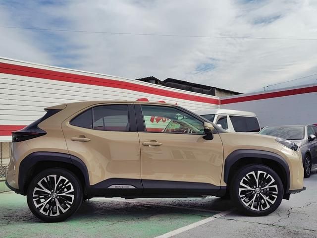 TOYOTA YARIS CROSS HYBRID 2025