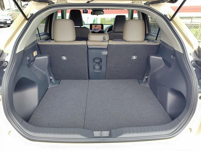 TOYOTA YARIS CROSS HYBRID 2025