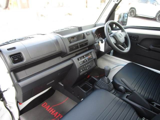 DAIHATSU HIJET truck 4WD 2025