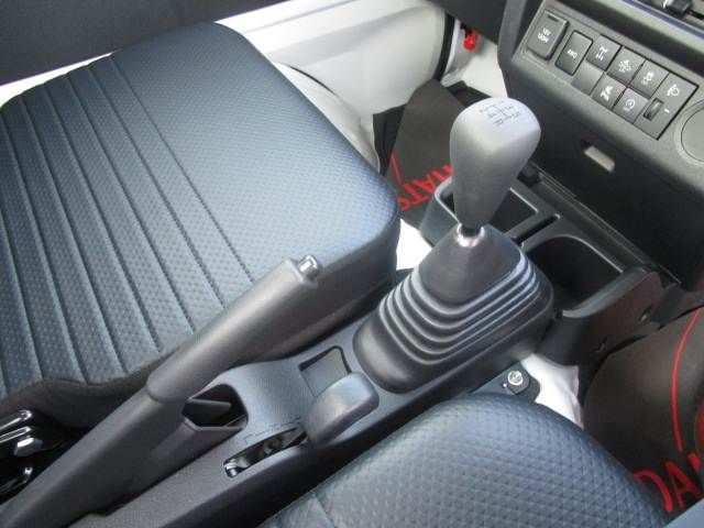 DAIHATSU HIJET truck 4WD 2025