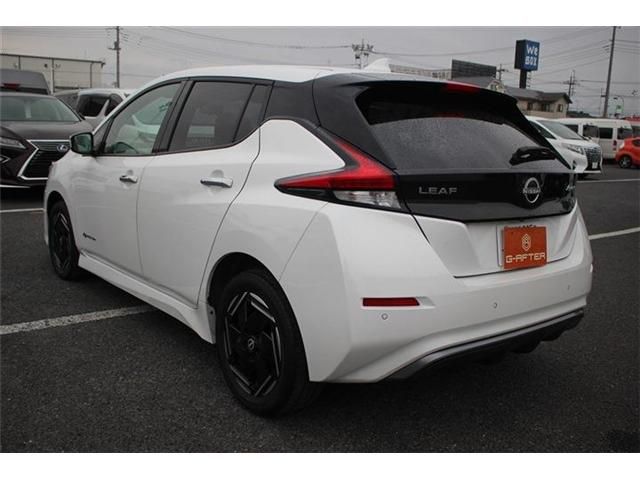 NISSAN LEAF 2023