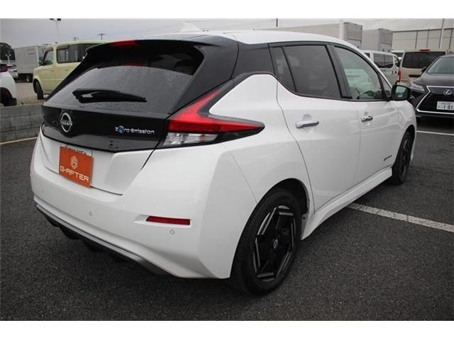 NISSAN LEAF 2023