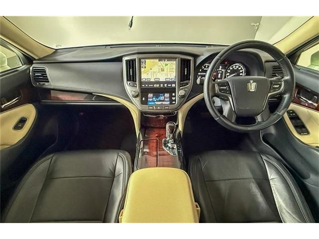 TOYOTA CROWN sedan 4WD 2016