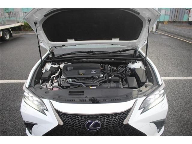 TOYOTA LEXUS ES300h 2022
