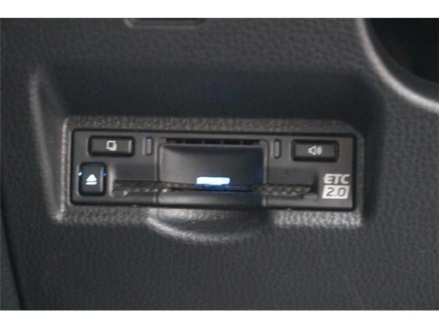 TOYOTA VOXY HYBRID 2022