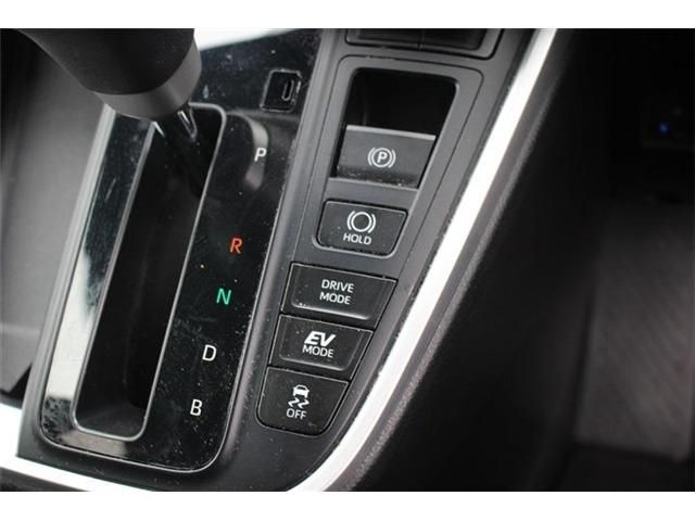 TOYOTA VOXY HYBRID 2022