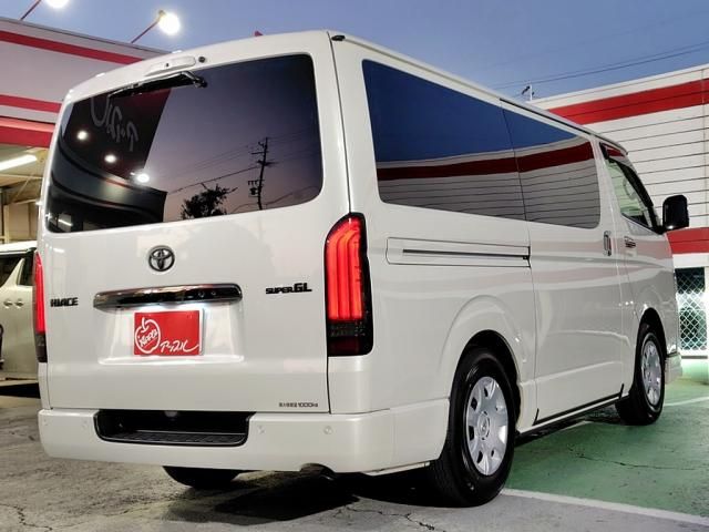 TOYOTA HIACE van 4WD 2022