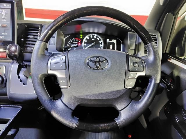 TOYOTA HIACE van 4WD 2022