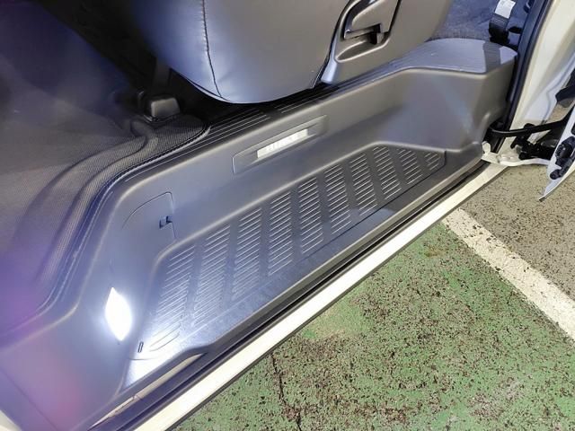 TOYOTA HIACE van 4WD 2022