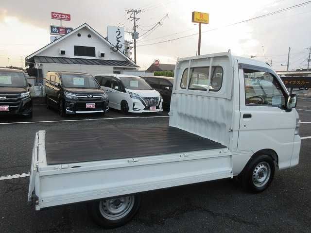 DAIHATSU HIJET truck 4WD 2006