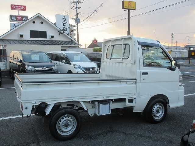 DAIHATSU HIJET truck 4WD 2006