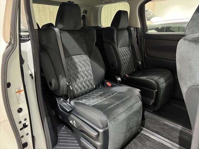 TOYOTA VELLFIRE 2018