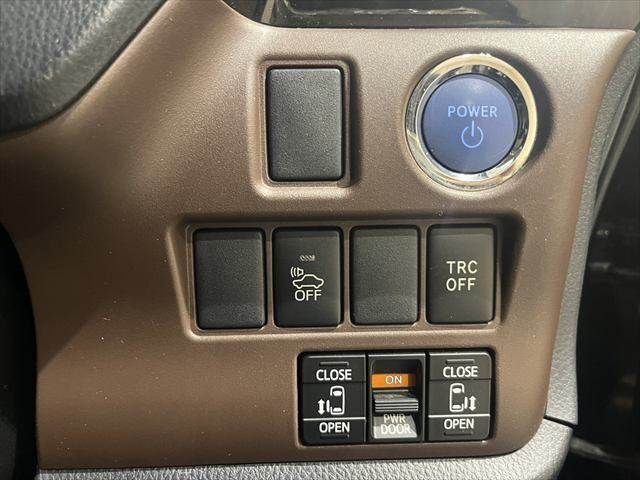 TOYOTA ESQUIRE HYBRID 2015