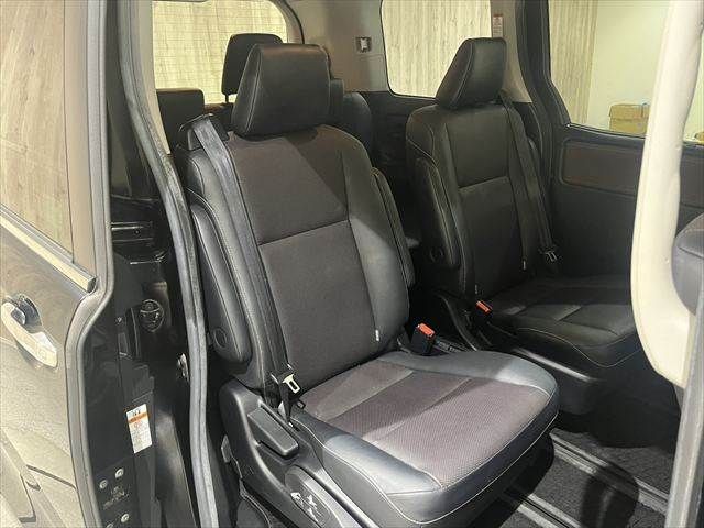 TOYOTA ESQUIRE HYBRID 2015