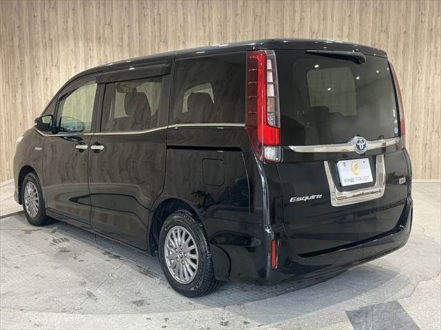 TOYOTA ESQUIRE HYBRID 2015