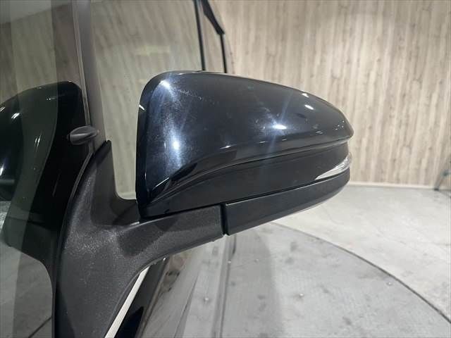 TOYOTA ESQUIRE HYBRID 2015