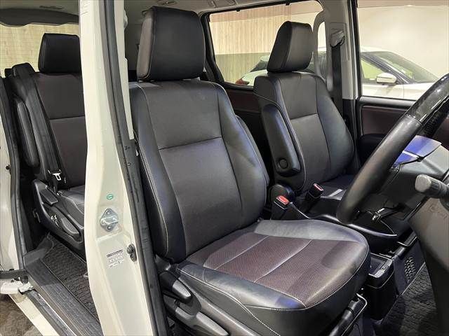 TOYOTA ESQUIRE HYBRID 2014