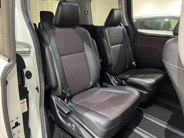 TOYOTA ESQUIRE HYBRID 2014