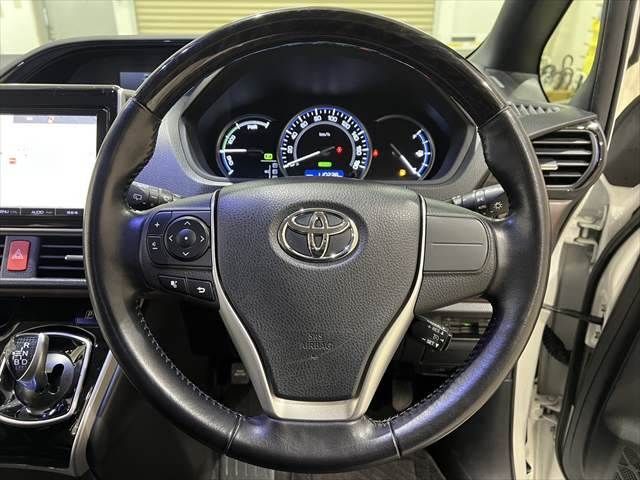 TOYOTA ESQUIRE HYBRID 2014