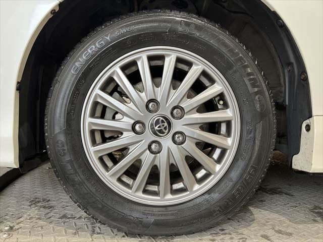 TOYOTA ESQUIRE HYBRID 2014