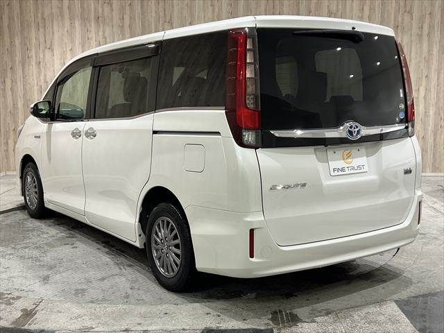 TOYOTA ESQUIRE HYBRID 2014