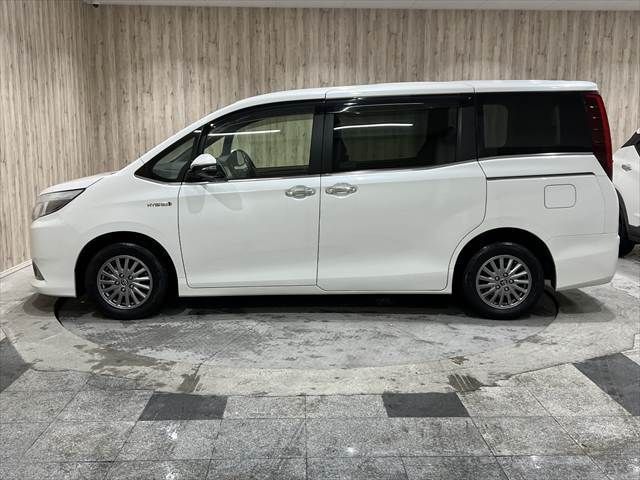 TOYOTA ESQUIRE HYBRID 2014