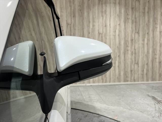 TOYOTA ESQUIRE HYBRID 2014