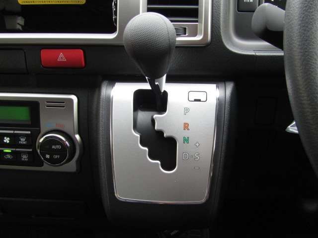 TOYOTA HIACE wagon 2025