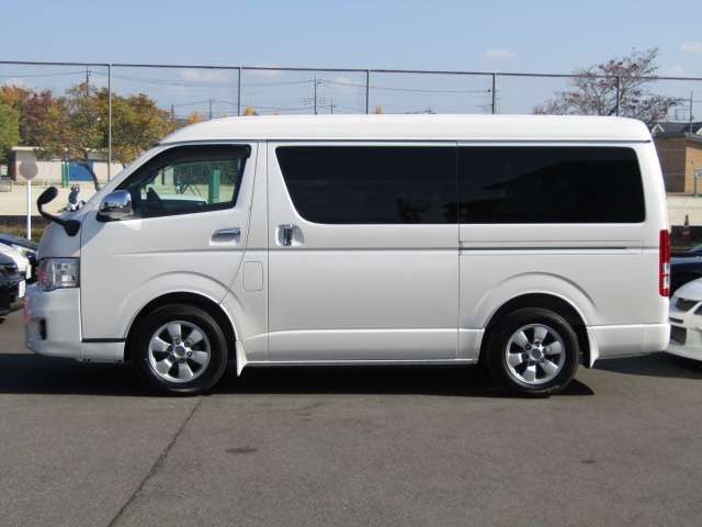 TOYOTA HIACE wagon 2011