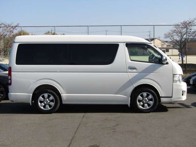 TOYOTA HIACE wagon 2011