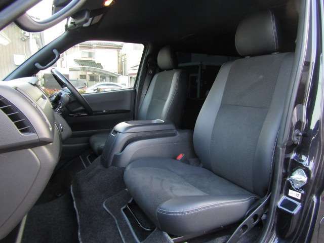 TOYOTA HIACE van 4WD 2022