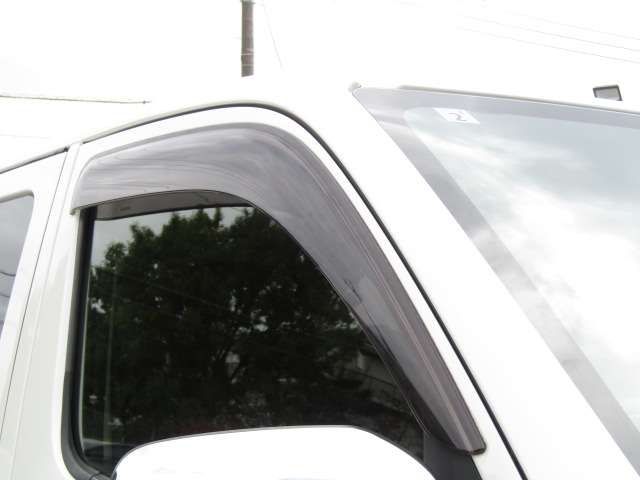 NISSAN NV350 CARAVAN 2021