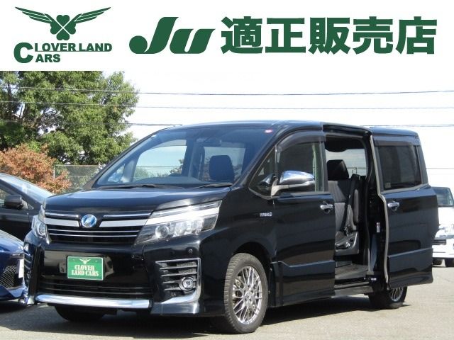 TOYOTA VOXY HYBRID 2016