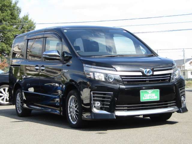 TOYOTA VOXY HYBRID 2016