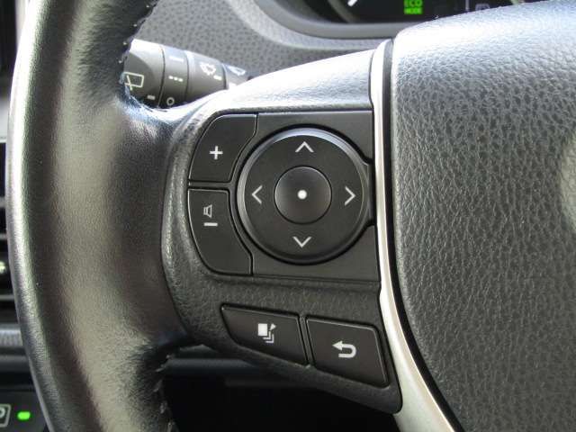 TOYOTA VOXY HYBRID 2016