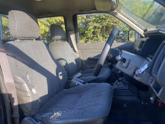 NISSAN DATSUN 4WD 1989