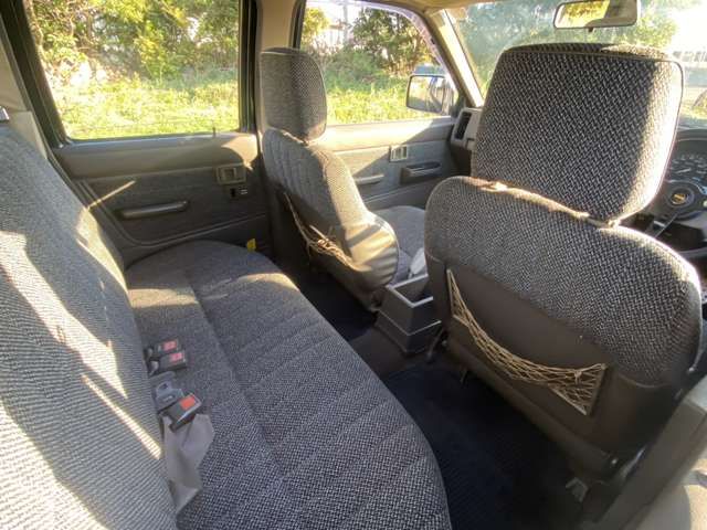 NISSAN DATSUN 4WD 1989