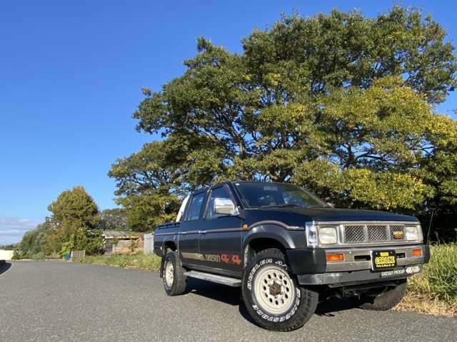 NISSAN DATSUN 4WD 1989