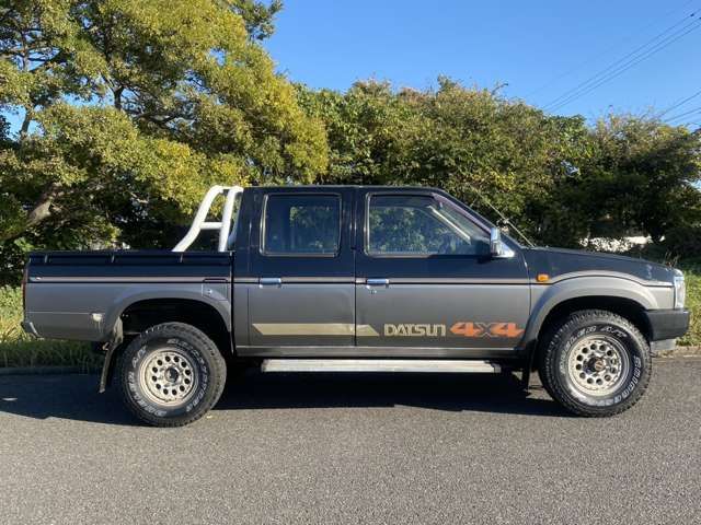 NISSAN DATSUN 4WD 1989