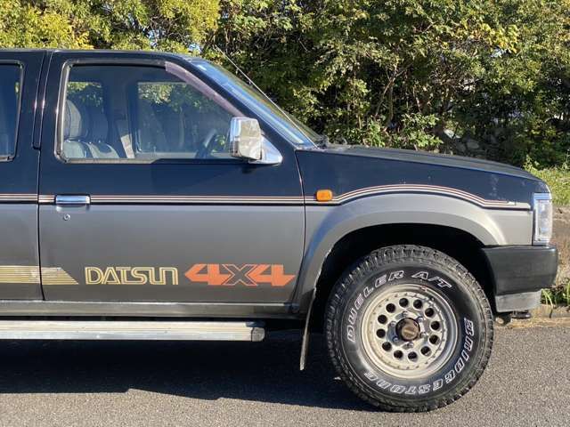 NISSAN DATSUN 4WD 1989